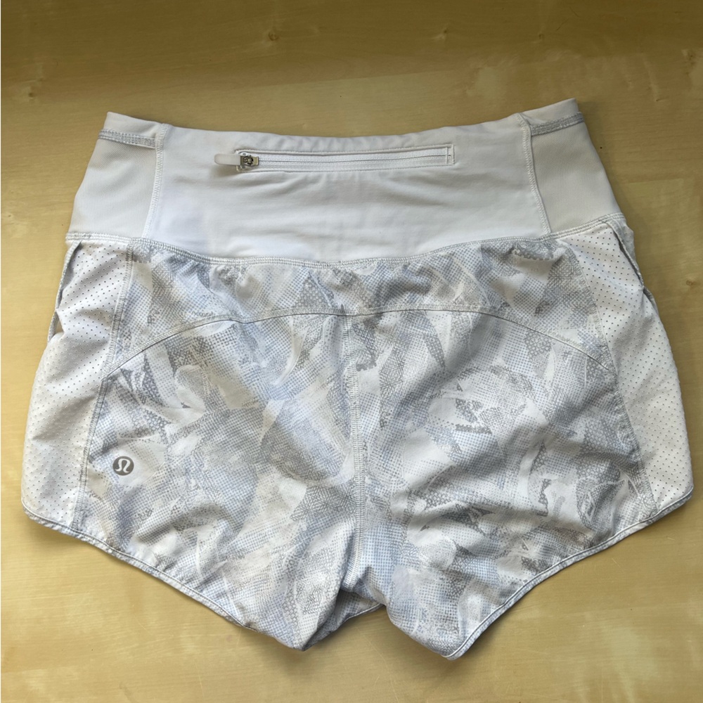 Lululemon Women’s Speed Up Lined Geometrical Athletic Shorts White Size 2